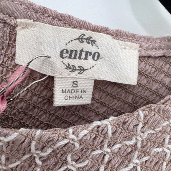 🤎Embroidery Peasant Style Puff Sleeve Blouse ENTRO Brand NWT Size S - Picture 3 of 13
